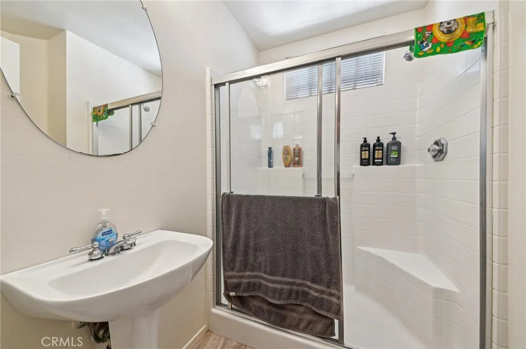 220 S Linhaven Circle, Anaheim, California 92804 home-pic-37