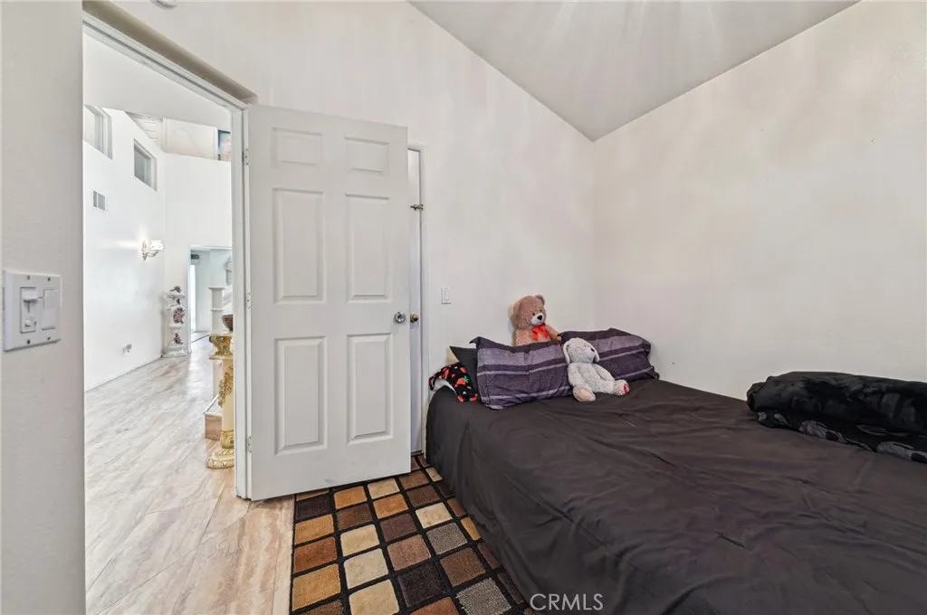 220 S Linhaven Circle, Anaheim, California 92804 home-pic-35