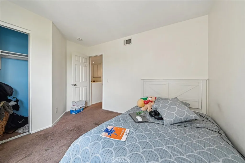 220 S Linhaven Circle, Anaheim, California 92804 home-pic-32