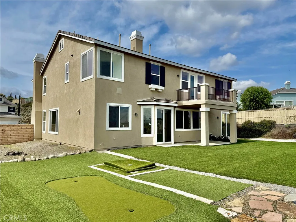 21 Via Palmieki Court, Lake Elsinore, California 92532 home-pic-30