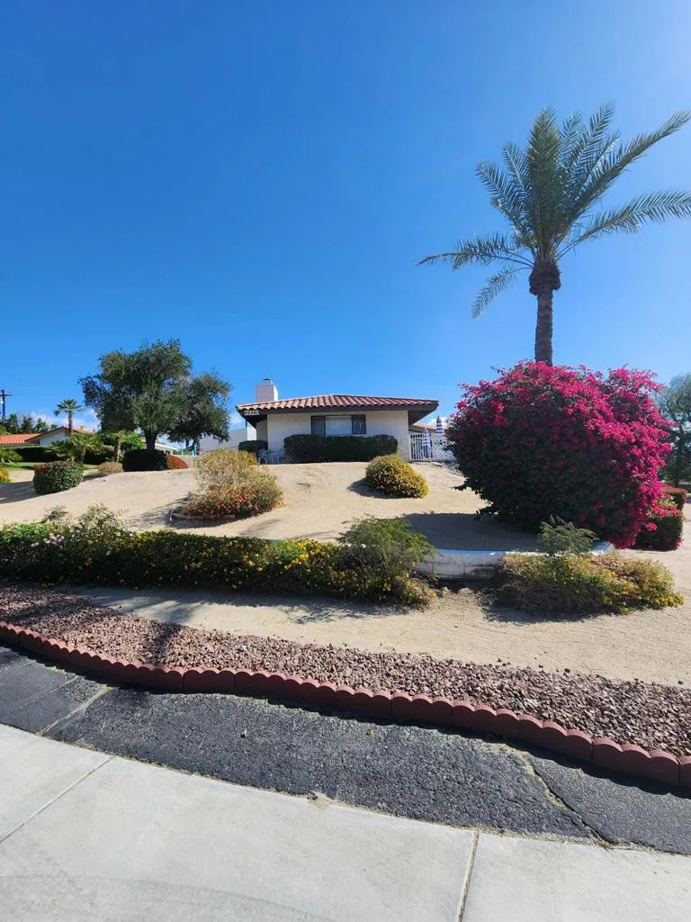 42980 Cerritos Drive, Bermuda Dunes, California 92203 home-pic-1