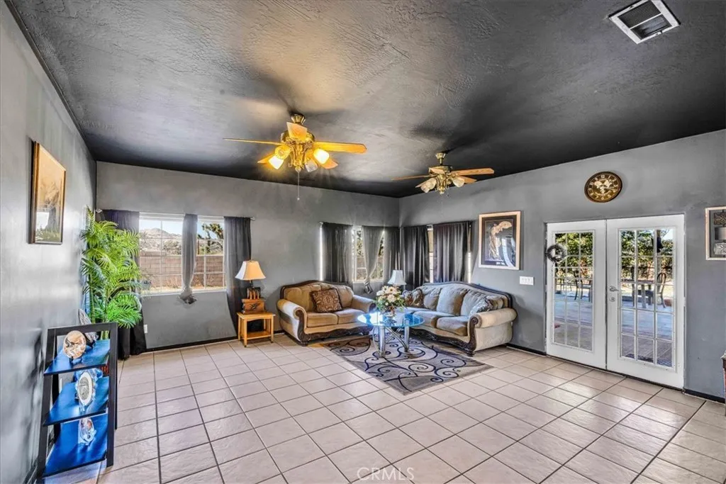 7341 Joshua View Drive, Yucca Valley, California 92284 home-pic-12