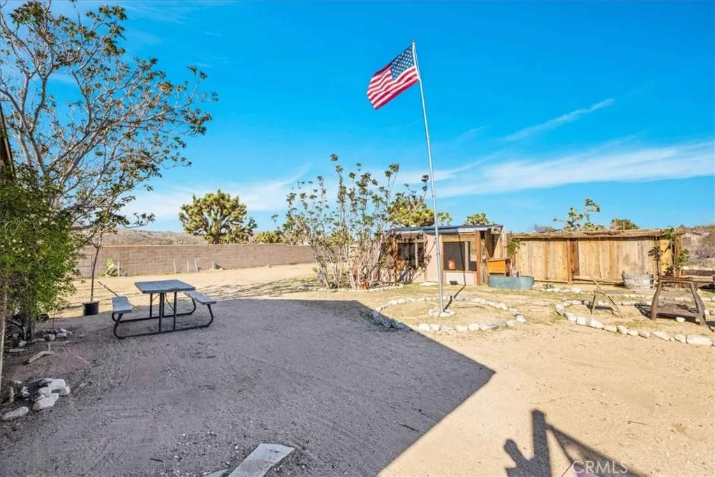 7341 Joshua View Drive, Yucca Valley, California 92284 home-pic-27