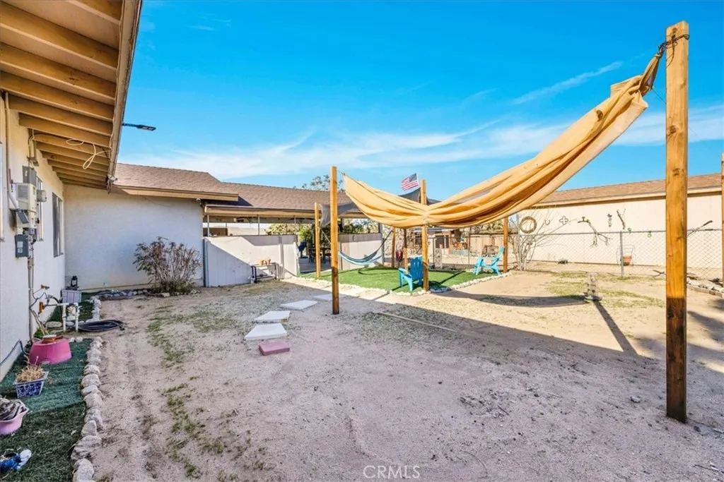 7341 Joshua View Drive, Yucca Valley, California 92284 home-pic-26