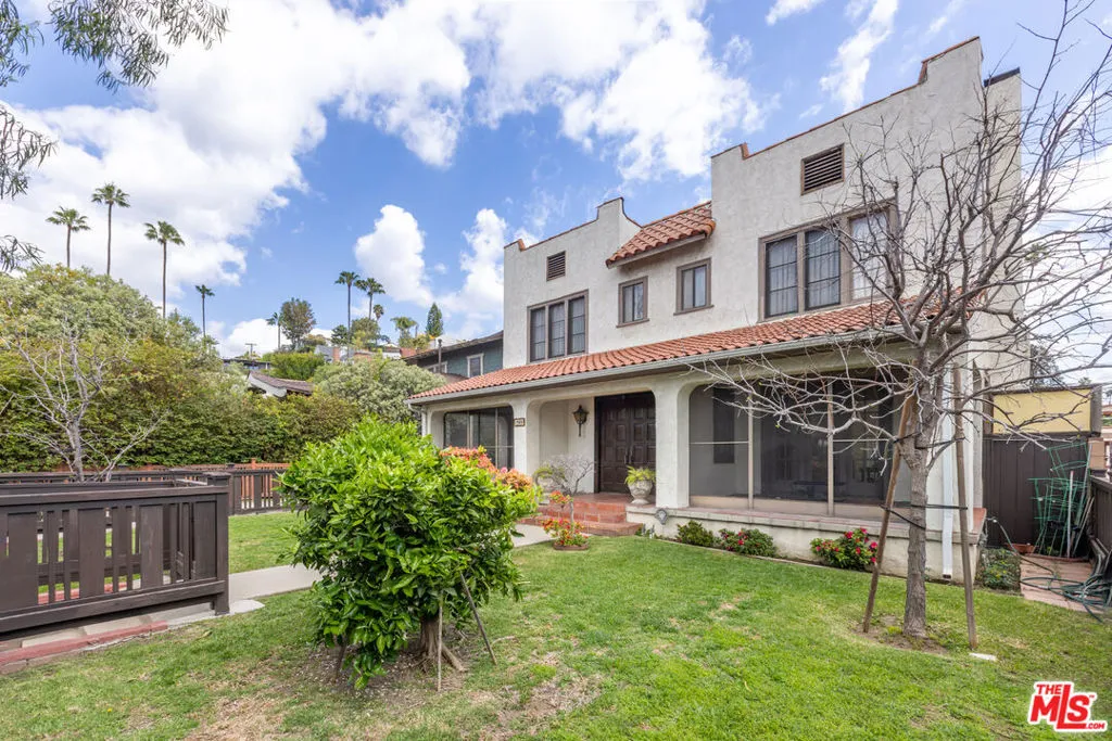 1966 N Van Ness Avenue, Los Angeles, California 90068 home-pic-3