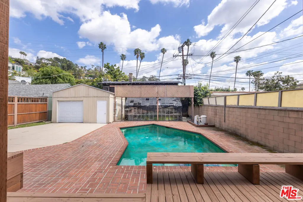 1966 N Van Ness Avenue, Los Angeles, California 90068 home-pic-65