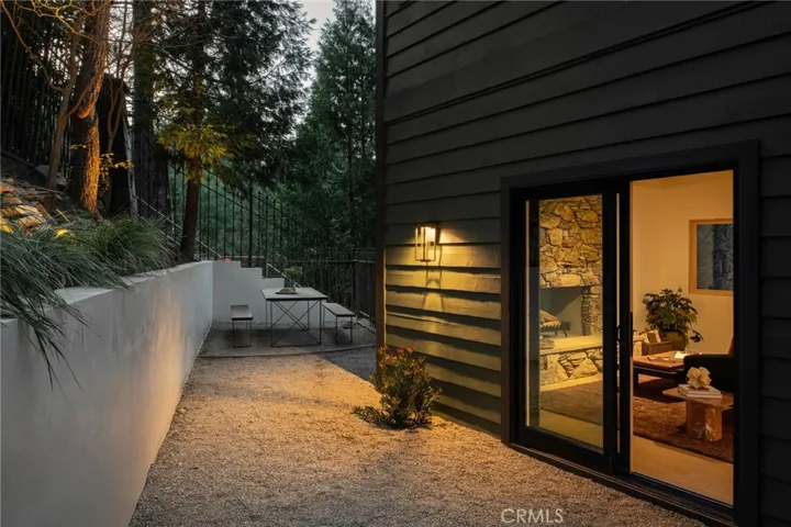27467 Bay Shore Drive, Lake Arrowhead, California 92352