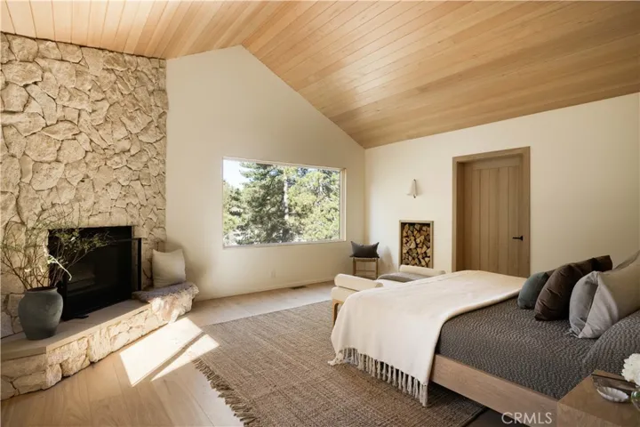 27467 Bay Shore Drive, Lake Arrowhead, California 92352