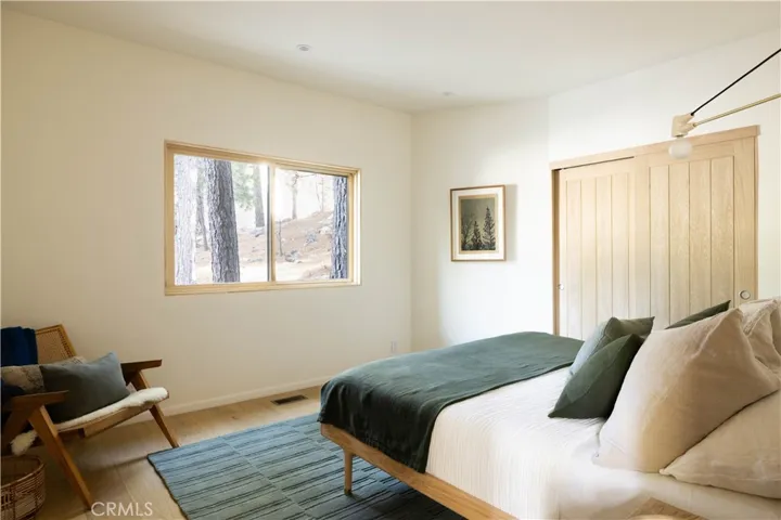 27467 Bay Shore Drive, Lake Arrowhead, California 92352