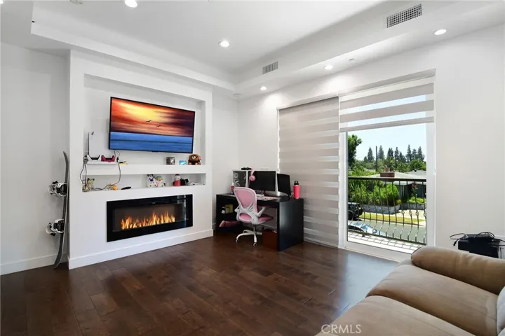 23035 Strathern Street, West Hills, California 91304