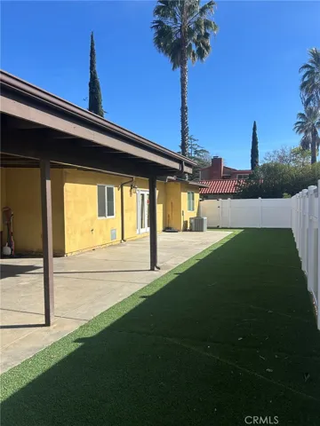 9757 Columbus Avenue, North Hills, California 91343
