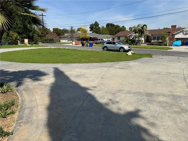 9757 Columbus Avenue, North Hills, California 91343