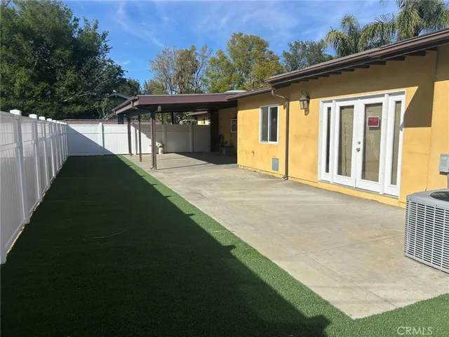 9757 Columbus Avenue, North Hills, California 91343