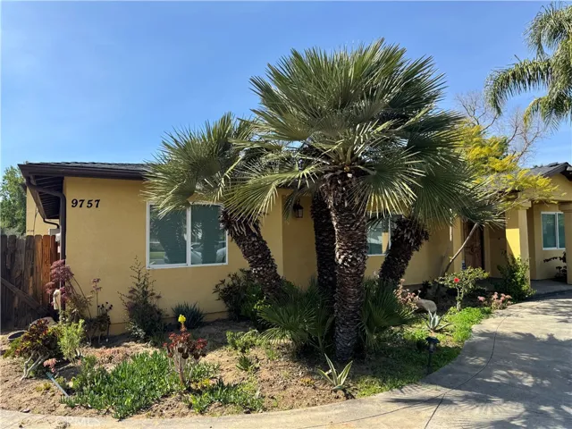 9757 Columbus Avenue, North Hills, California 91343