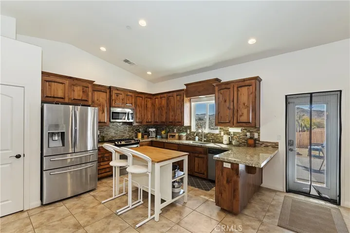 54425 Pinon Drive, Yucca Valley, California 92284