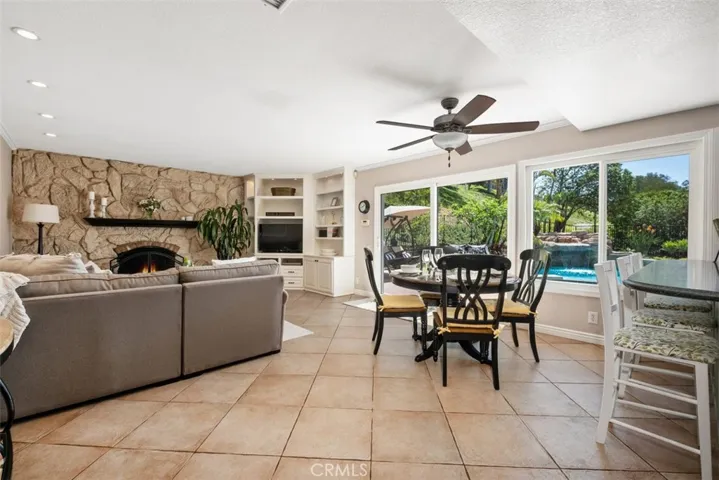 1039 S Road Runner Road, Anaheim Hills, California 92807