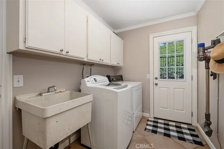 1039 S Road Runner Road, Anaheim Hills, California 92807