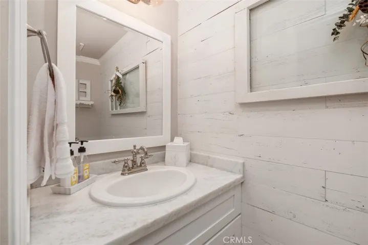1039 S Road Runner Road, Anaheim Hills, California 92807