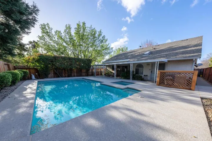 1233 Chablis Circle, Roseville, California 95747