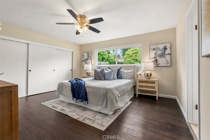 The large primary bedroom measures approximately 15'x14'