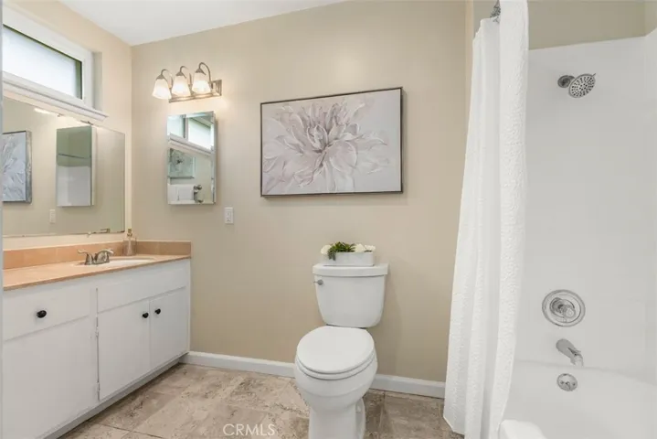 The primary bathroom with tub/shower.