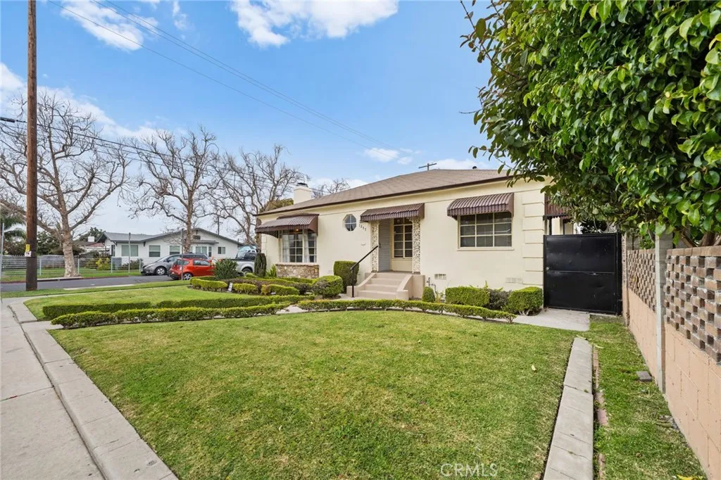 1257 W 60th Place, Los Angeles, California 90044 home-pic-1