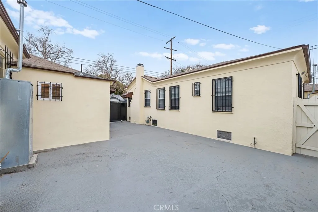 1257 W 60th Place, Los Angeles, California 90044 home-pic-30