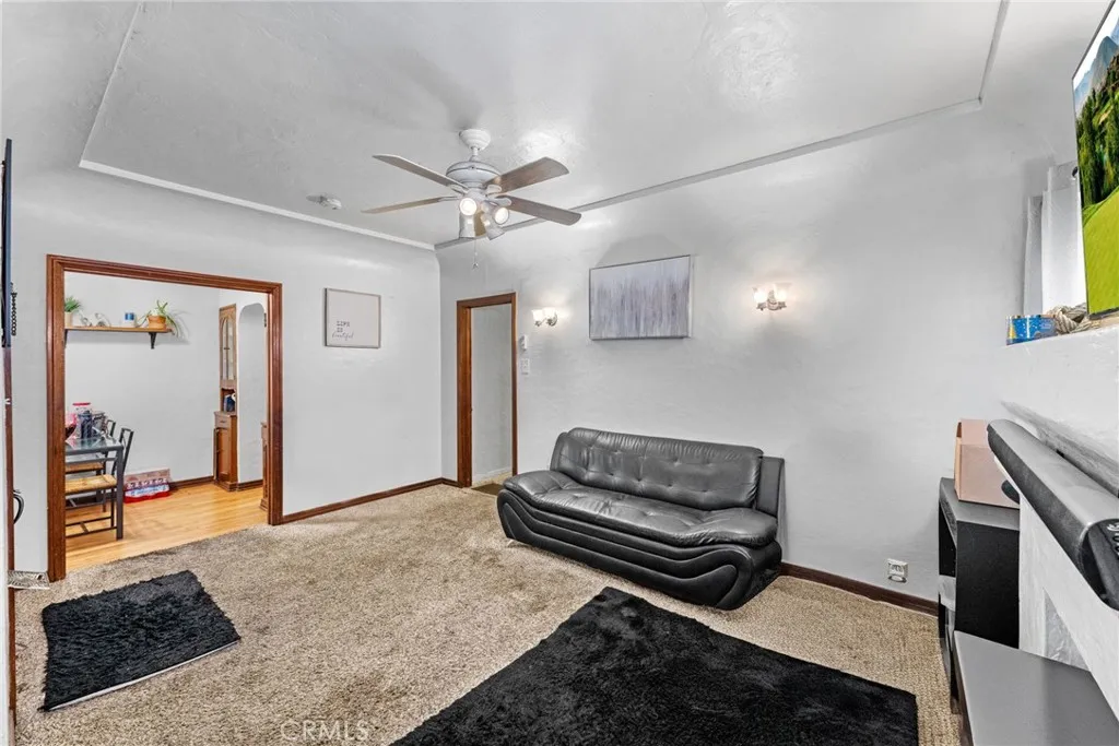 1257 W 60th Place, Los Angeles, California 90044 home-pic-41