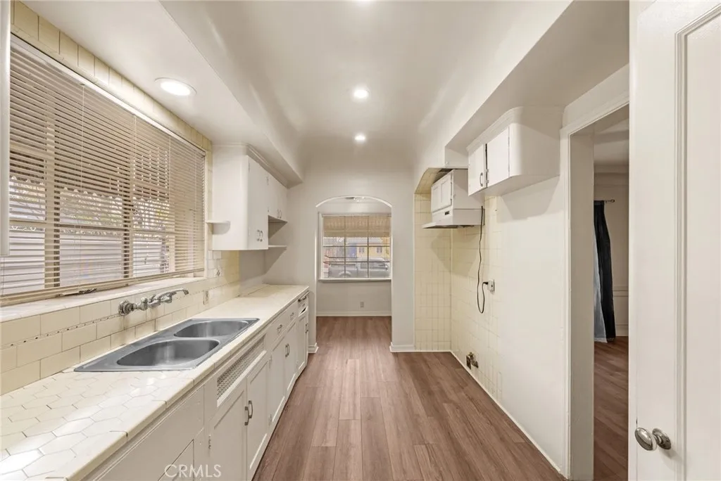 1257 W 60th Place, Los Angeles, California 90044 home-pic-9