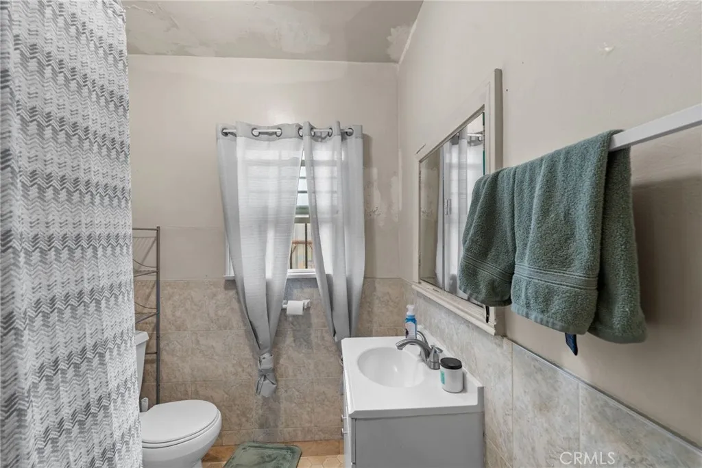 1257 W 60th Place, Los Angeles, California 90044 home-pic-46