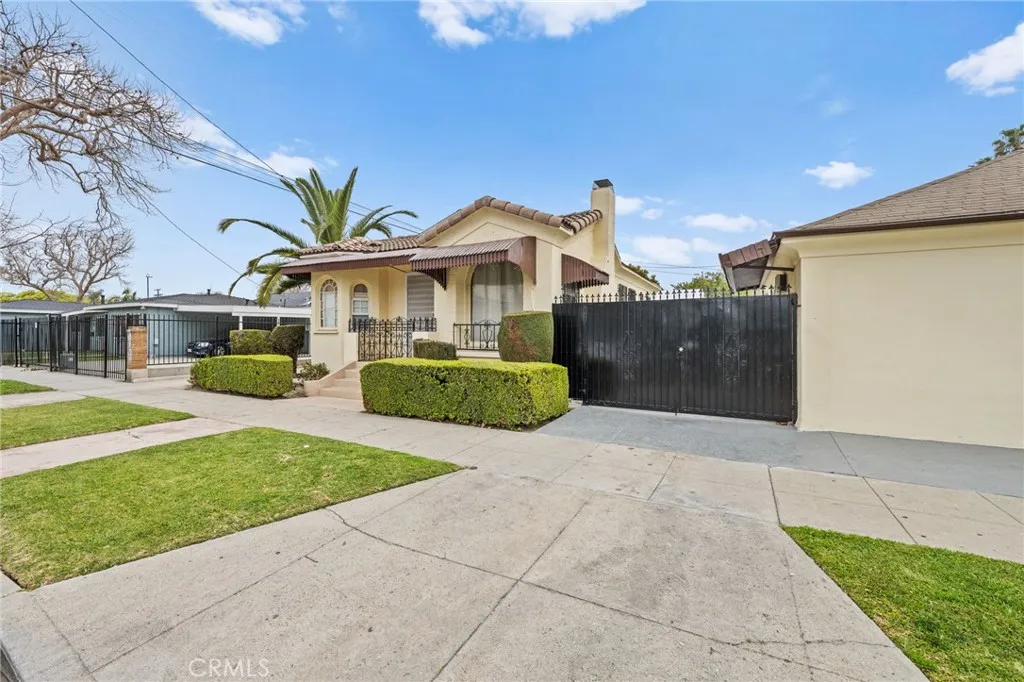1257 W 60th Place, Los Angeles, California 90044 home-pic-33