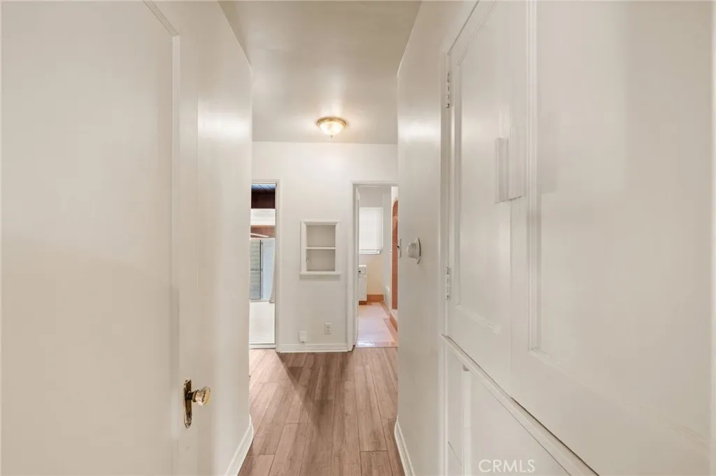 1257 W 60th Place, Los Angeles, California 90044 home-pic-15