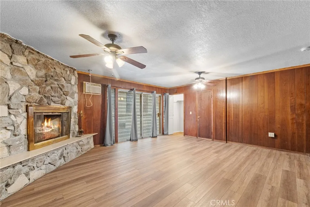 1257 W 60th Place, Los Angeles, California 90044 home-pic-25