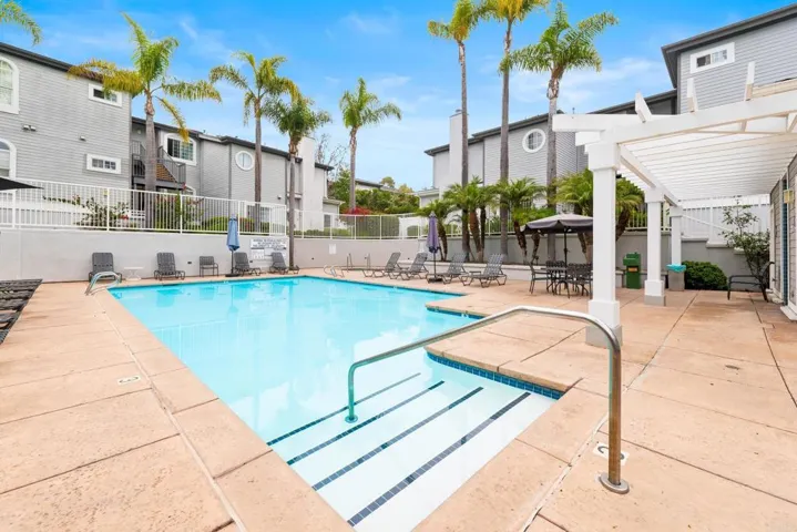 8609 Via Mallorca E, La Jolla, California 92037