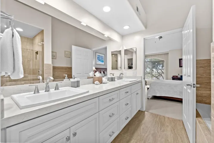 8609 Via Mallorca E, La Jolla, California 92037