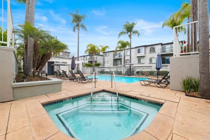 8609 Via Mallorca E, La Jolla, California 92037