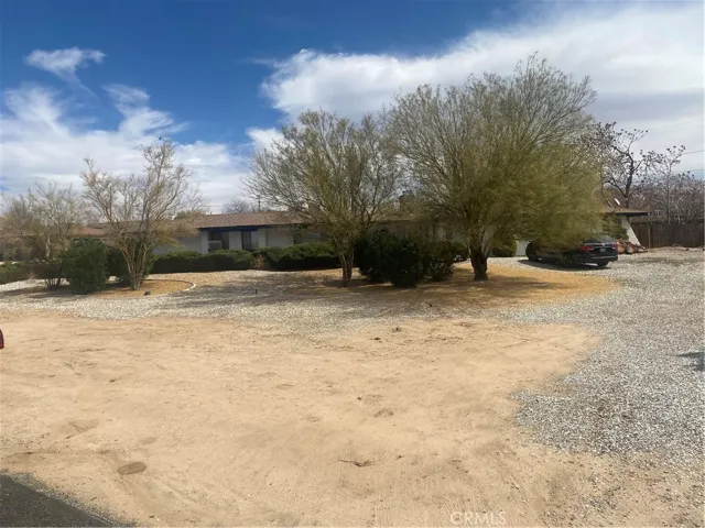 19236 Hupa Road, Apple Valley, California 92307