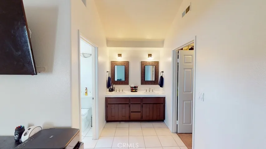 11534 Edinger Avenue, Fountain Valley, California 92708