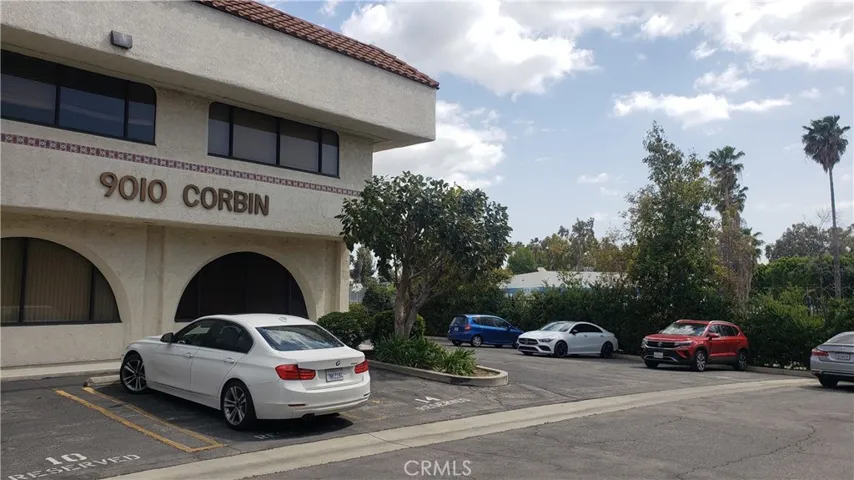 9010 Corbin Avenue 14, Northridge, California 91324