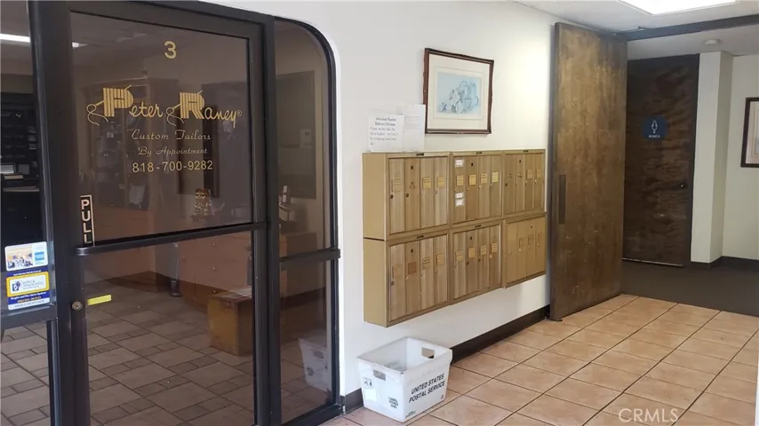 9010 Corbin Avenue 14, Northridge, California 91324