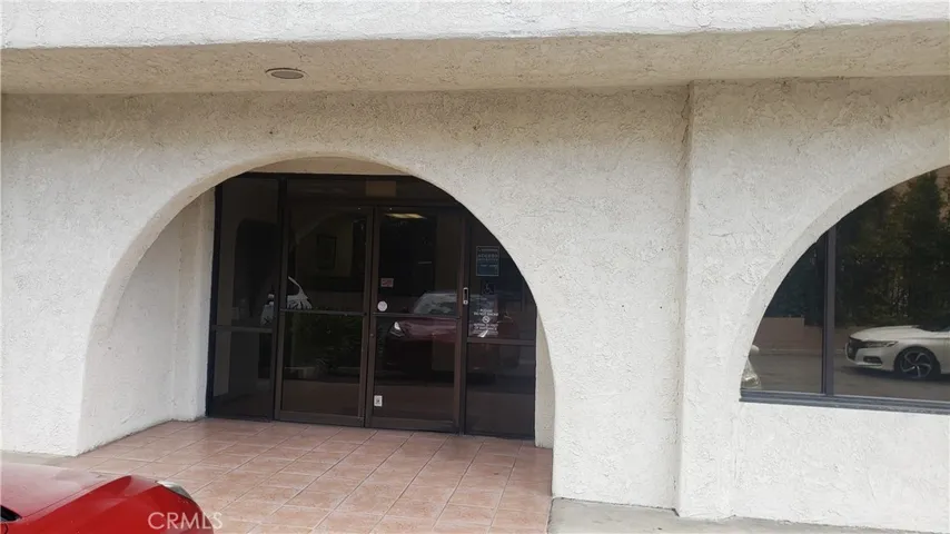 9010 Corbin Avenue 14, Northridge, California 91324