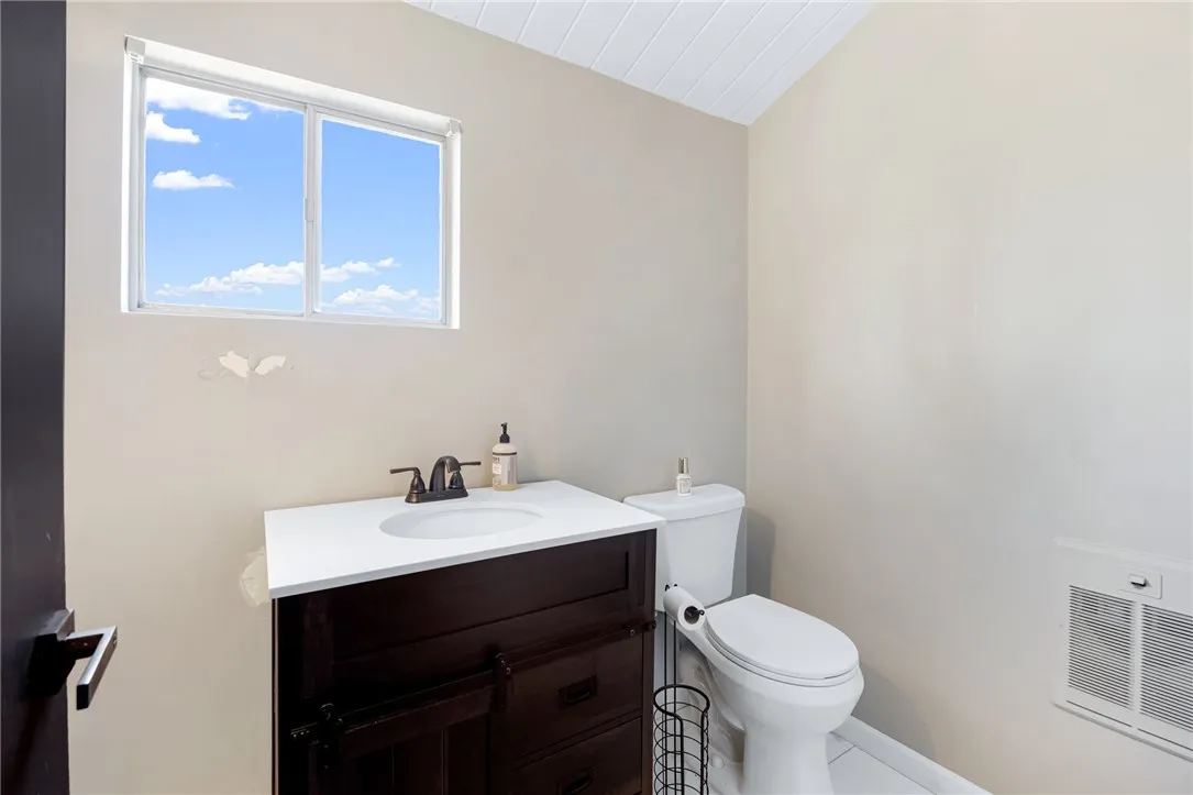 942 University Avenue, Burbank, California 91504 home-pic-25