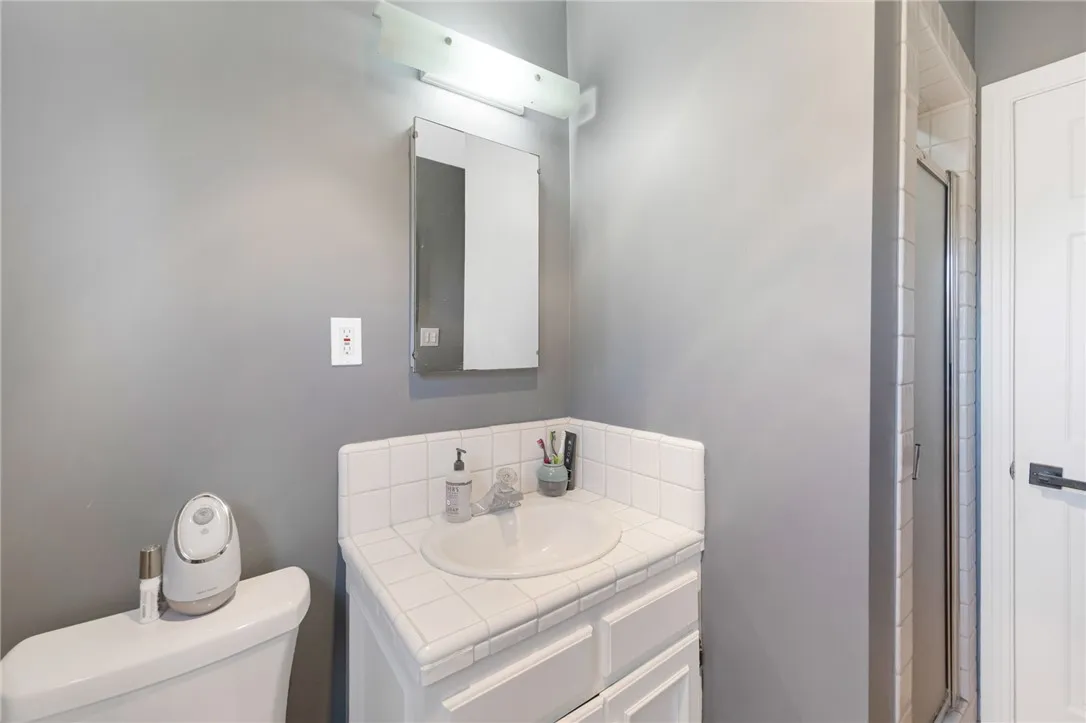 942 University Avenue, Burbank, California 91504 home-pic-18