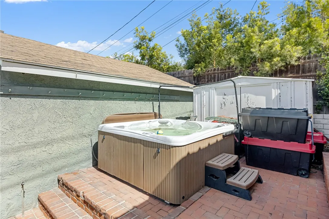 942 University Avenue, Burbank, California 91504 home-pic-30