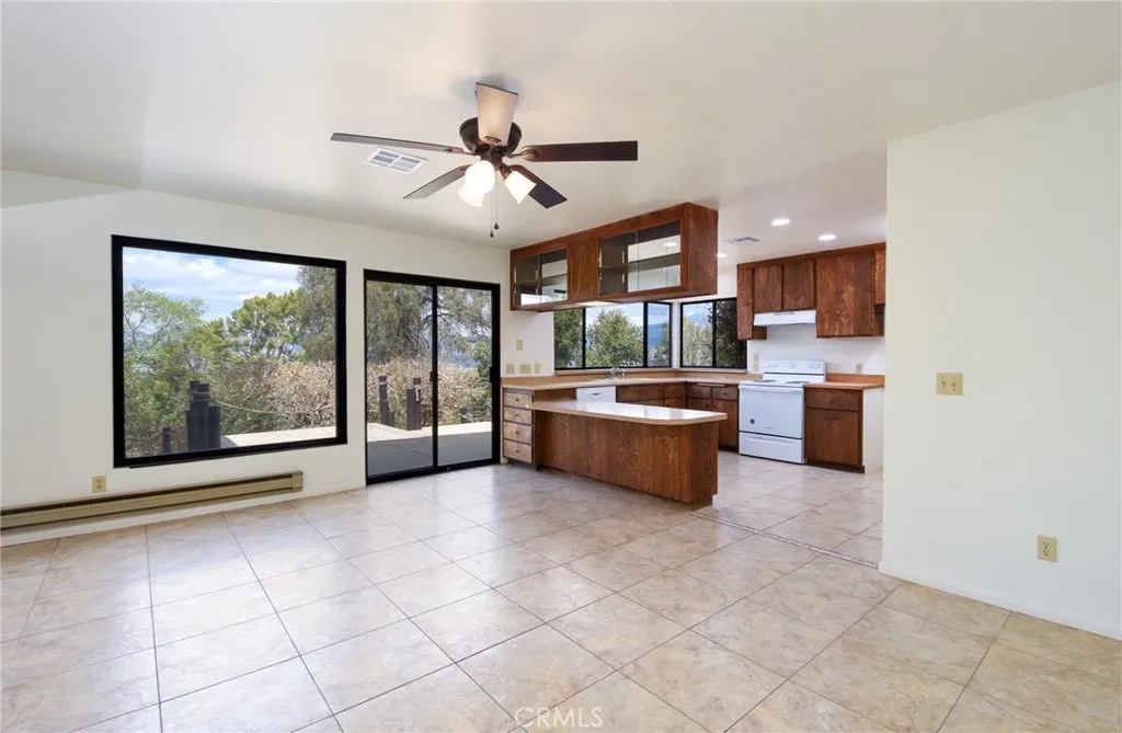 28405 Vista Del Valle, Hemet, California 92544 home-pic-8