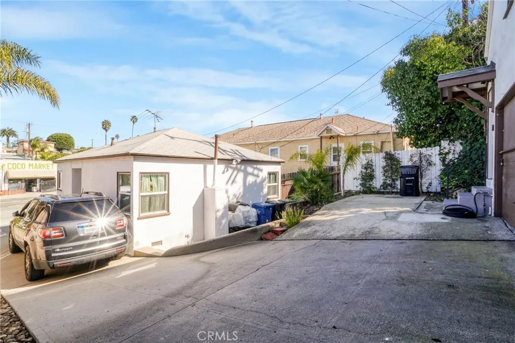 610 E. Fairview, Inglewood, California 90302 home-pic-40