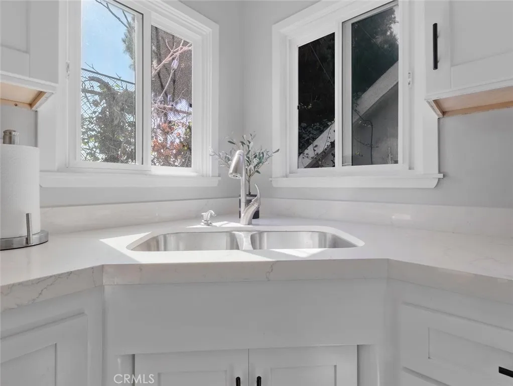 610 E. Fairview, Inglewood, California 90302 home-pic-12