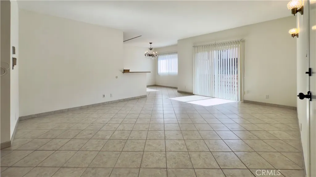 5403 Newcastle Avenue 64, Encino, California 91316 home-pic-17