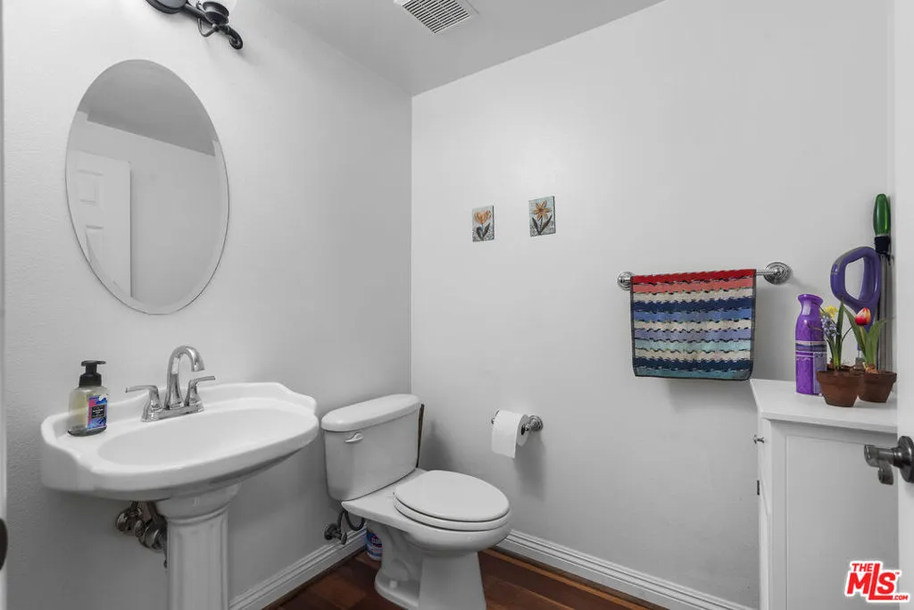 616 S Wilton Place 201, Los Angeles, California 90005 home-pic-11