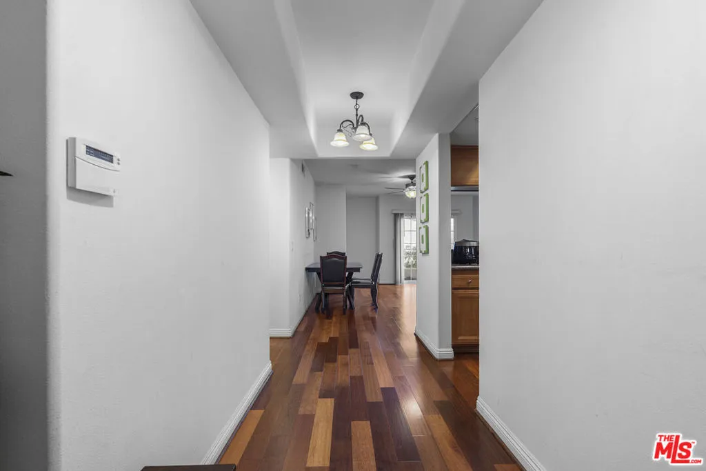 616 S Wilton Place 201, Los Angeles, California 90005 home-pic-6